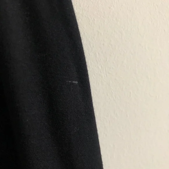 Lane Bryant Ruched Shoulder V-Neck Black Top 26 - 28 - Picture 5 of 6